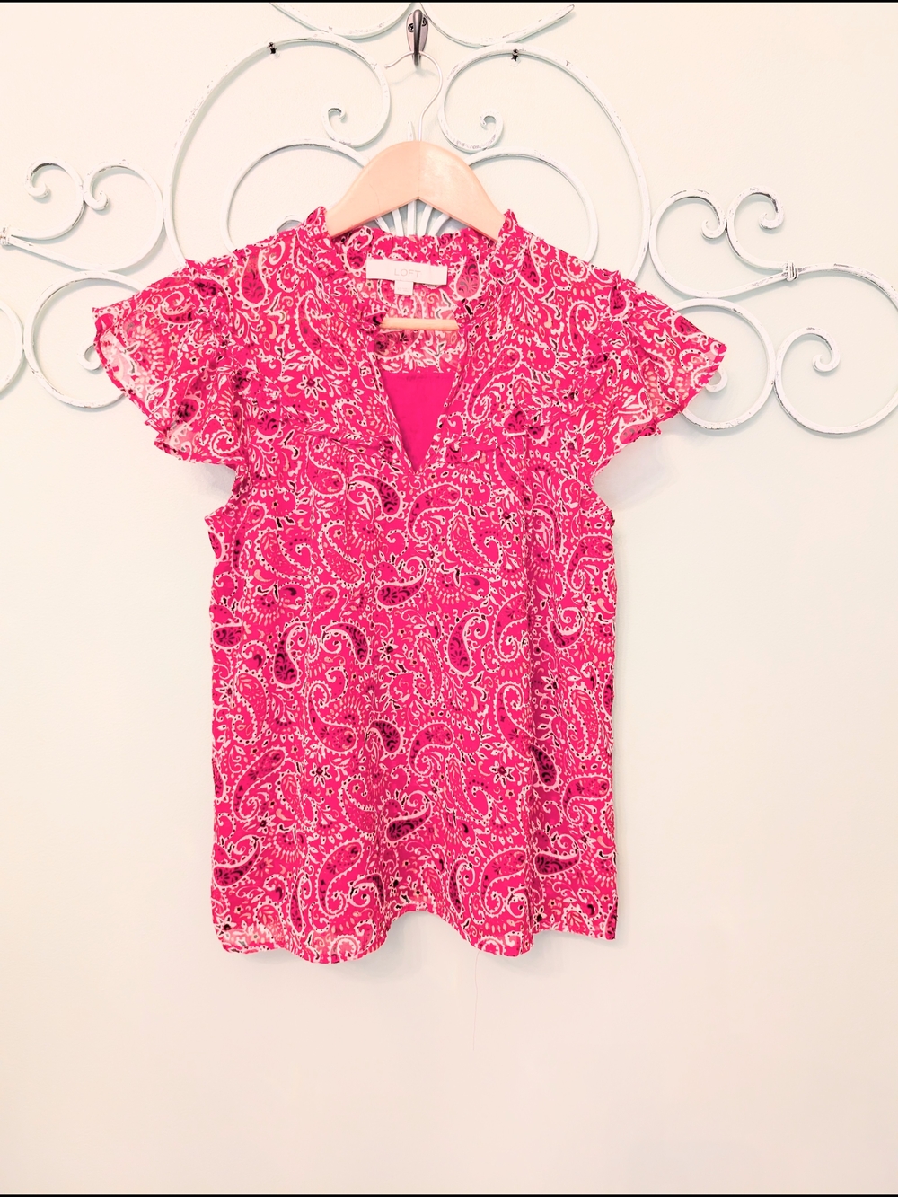 LOFT  Ruffled Cap Sleeve Paisley Top